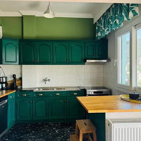 Sea And Castle Panoramic View 公寓